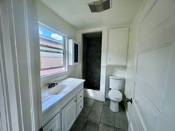 4th image of 314 W 2nd St