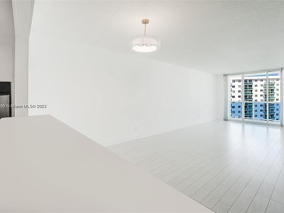 5th image of 19390 Collins Ave APT 1412