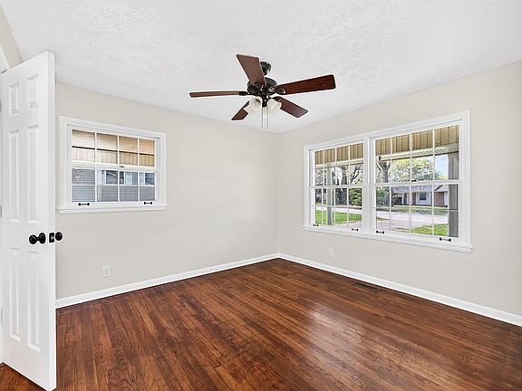 5th image of 73 Benwick Dr
