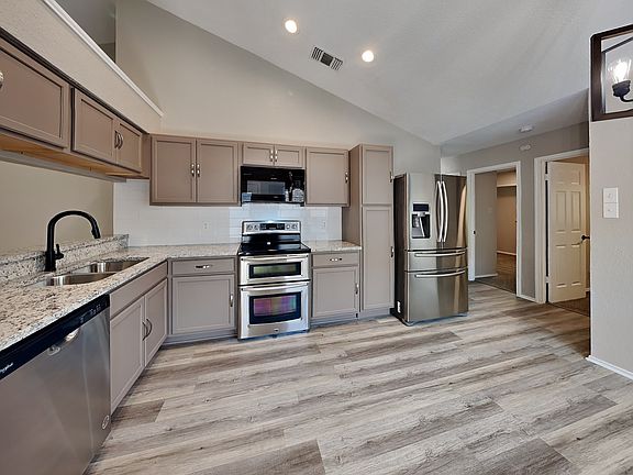 3rd image of 9977 ECHO PLAIN DR
