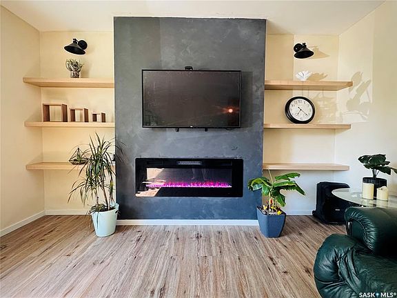 4th image of 110 Arnason CRESCENT