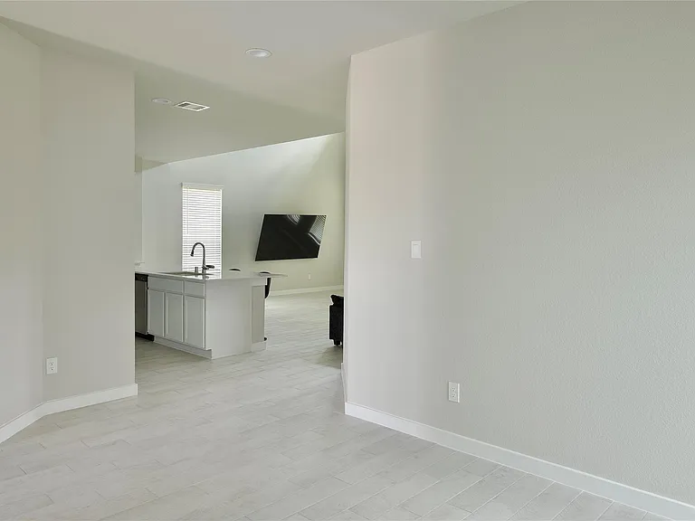 3207 Tilley Dr — Photo 8