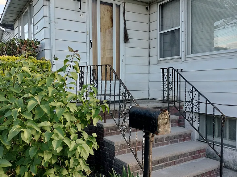 40 Gall Ave #1 — Photo 1