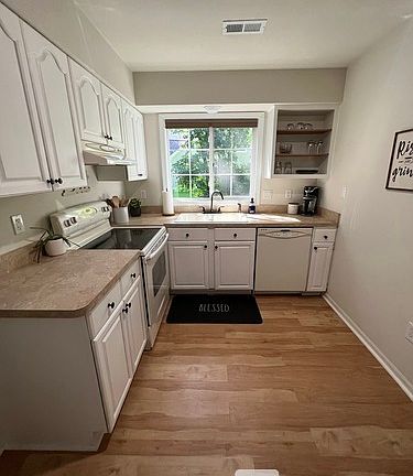 4th image of 6806 Fox Ln #1