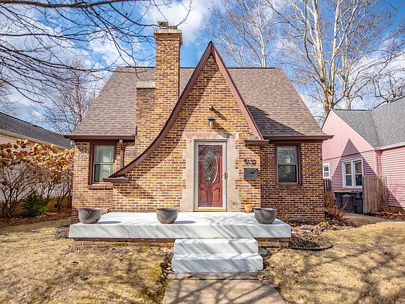 2nd image of 5132 Winthrop Ave