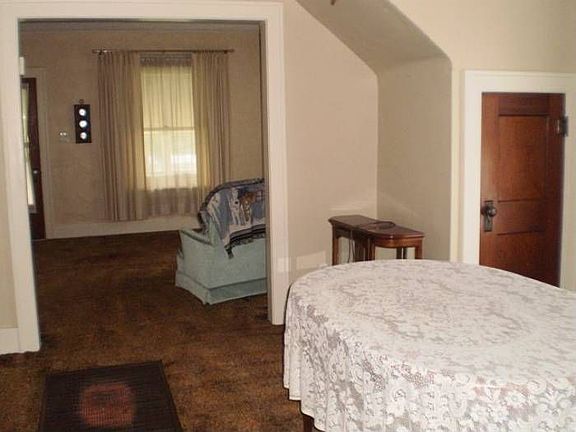 Living room/dining room