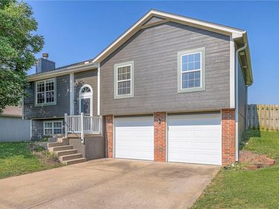 1909 Chestnut Dr, Pleasant Hill, MO, 64080