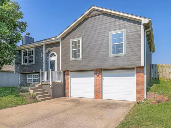 1909 Chestnut Dr, Pleasant Hill, MO 64080