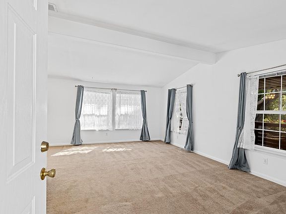 5th image of 79 Walnut Circle