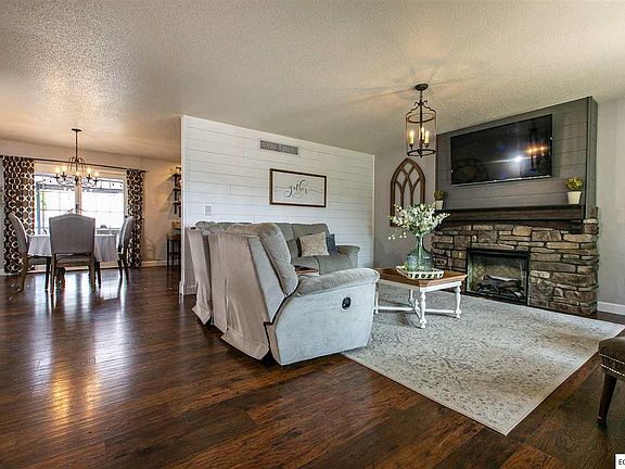4th image of 8517 Royal Oaks Dr