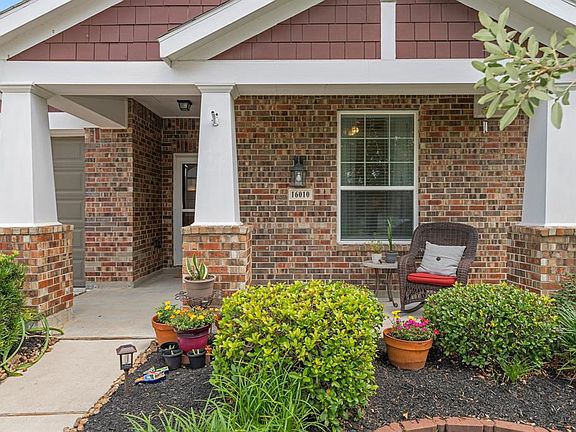 3rd image of 16010 Dehay Lane