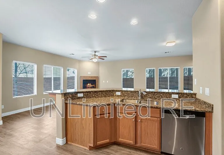 1201 N Warm Springs Trl — Photo 10