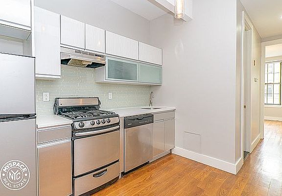 4th image of 190 Jefferson St APT 2R