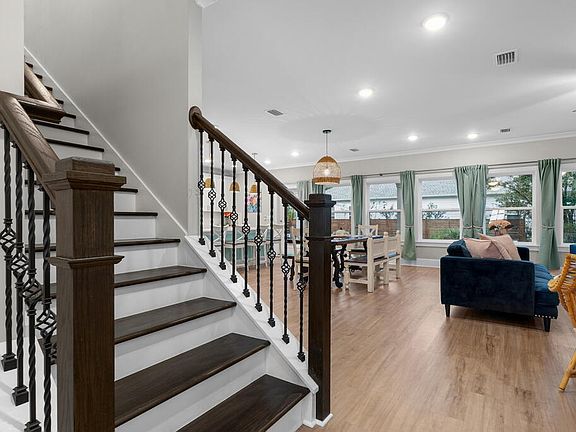 4th image of 37 J Hunters Way N
