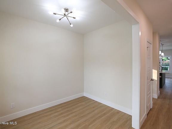 4th image of 3300 Oaks Road