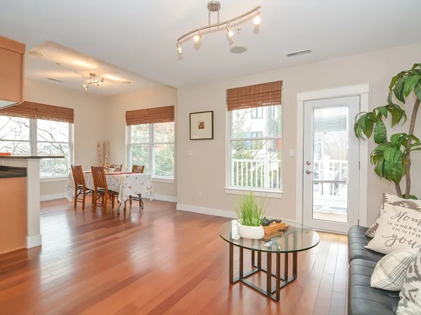 27 Wheeler St Unit 218, Cambridge, MA 02138