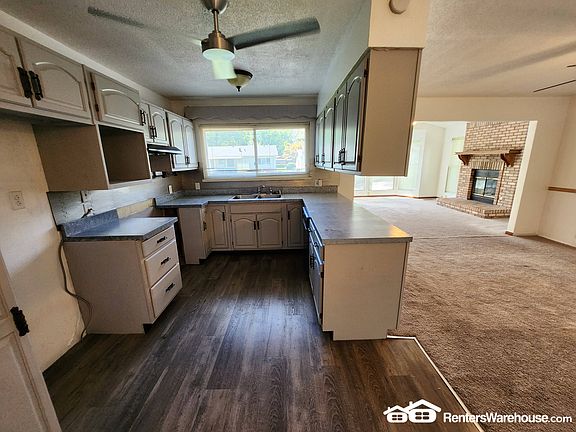 5th image of 3125 Brookshire Dr