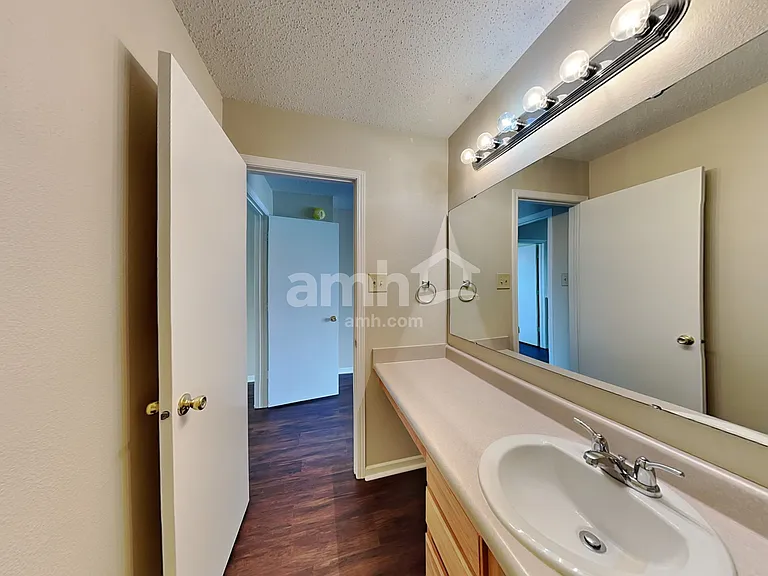 1221 Redwood Dr — Photo 24