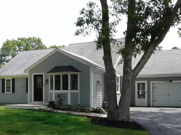 10 Luigi Ave, Bourne, MA 02532