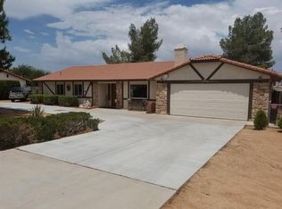 21100 Pineridge Ave, Apple Valley, CA 92307