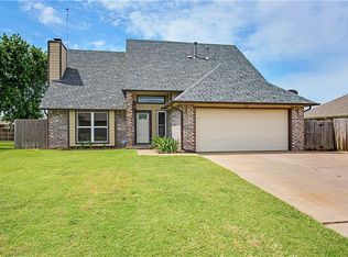 2840 SE 94th St, Moore, OK 73160