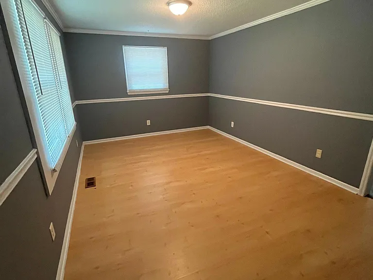 153 Redwood Ln — Photo 2
