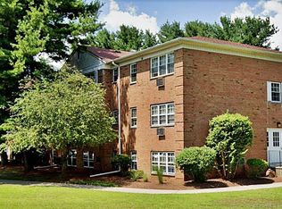 1120 New Haven Ave APT 128, Milford, CT 06460