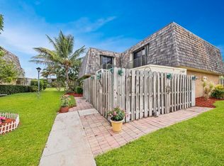 406 Arabian Rd, Palm Springs, FL 33461