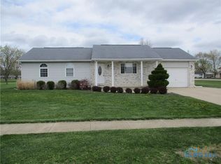 100 W Pinewood Ave, Defiance, OH 43512