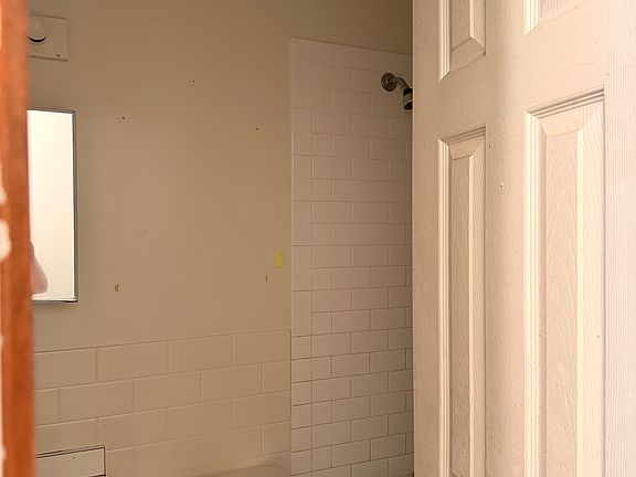 4th image of 22121 Kendrick Ln