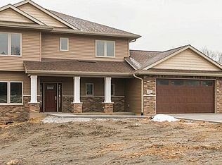 2995 High Bluff Dr, Coralville, IA 52241