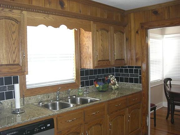 2nd image of 800 Eastland Ave