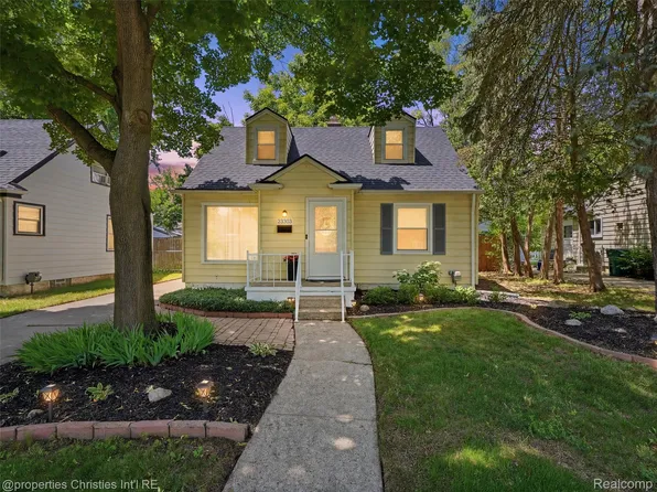 23203 Violet St, Farmington, MI 48336