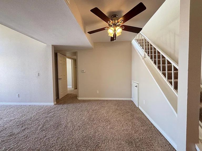 21450 Burbank Blvd #301 — Photo 4