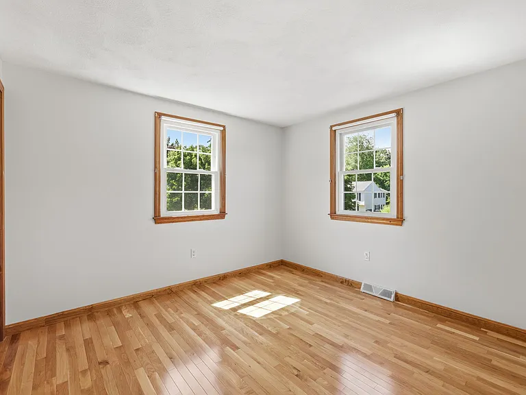 121 Rolling Ridge Ln — Photo 19