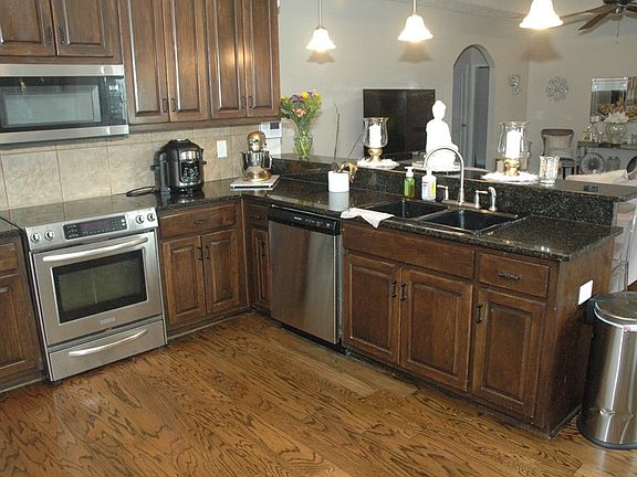 4th image of 115 Lee Road 2141
