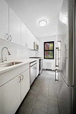 Rented by Bond New York | media 3