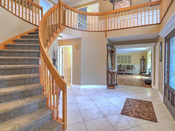 2nd image of 15 Cheryl Ln
