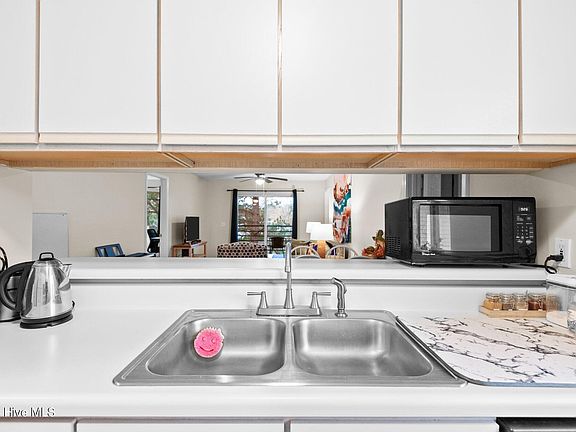 4th image of 322 Brownlea Drive #4e