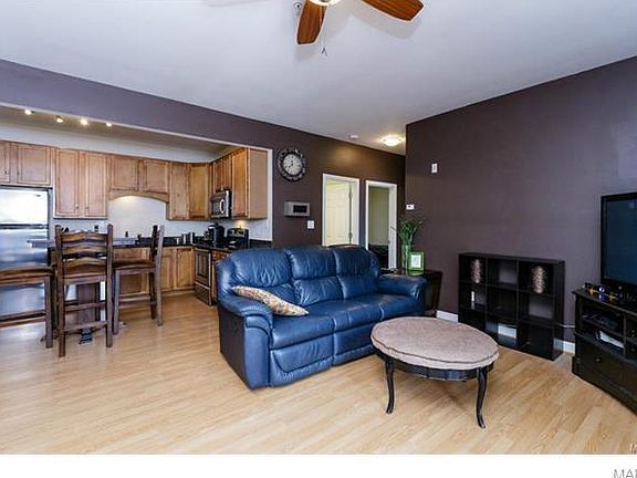 4th image of 895 Forest Ave APT 102