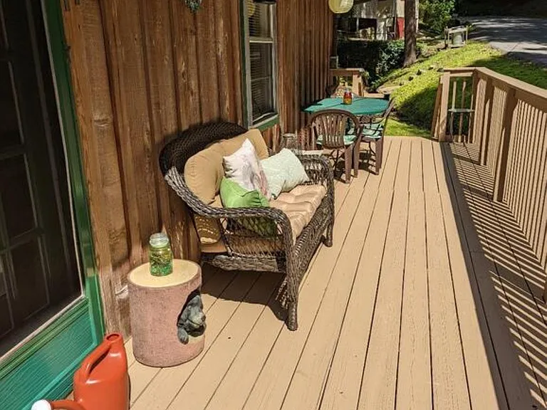 305 Shields View Dr — Photo 1