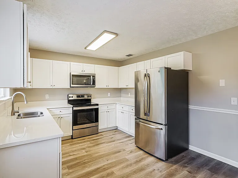 1723 Locerbie Dr — Photo 7