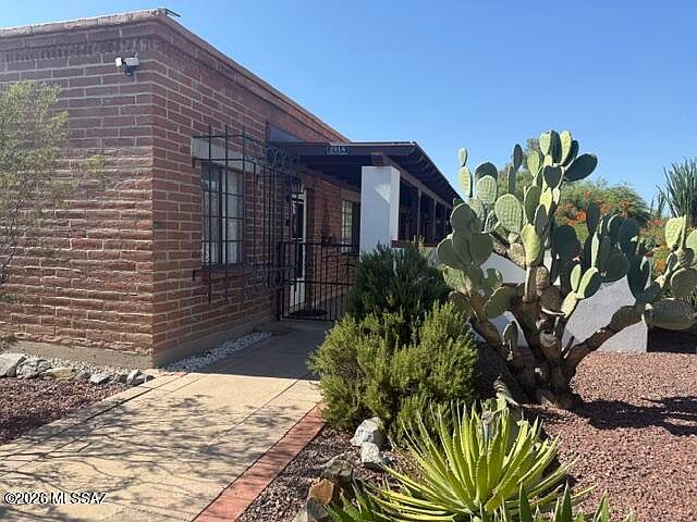 1st image of 291 S La Canada Dr