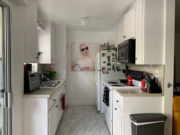 5th image of 1725 Talmadge St #3