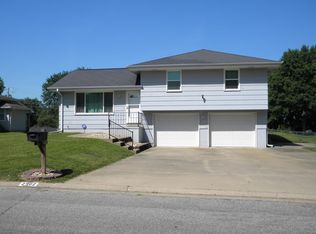 2902 S 33rd Ter, Saint Joseph, MO 64503
