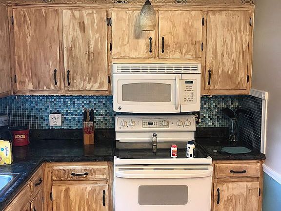 5th image of 70 Lou Dr