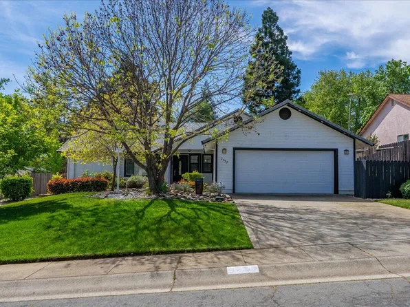2752 Summerbreeze Pl, Redding, CA 96001