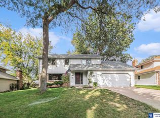 14916 Brookside Cir, Omaha, NE 68144