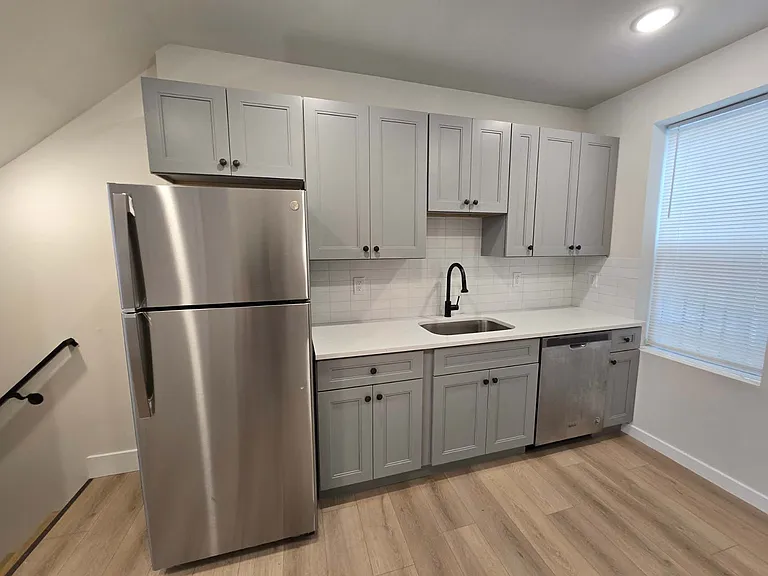 2544 S Sheridan St — Photo 10