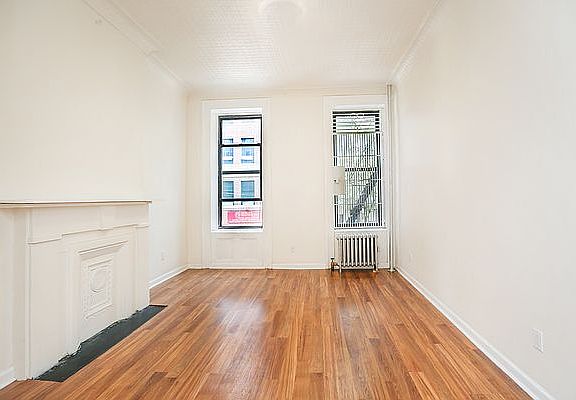 2nd image of 446 W 49th St APT 2C